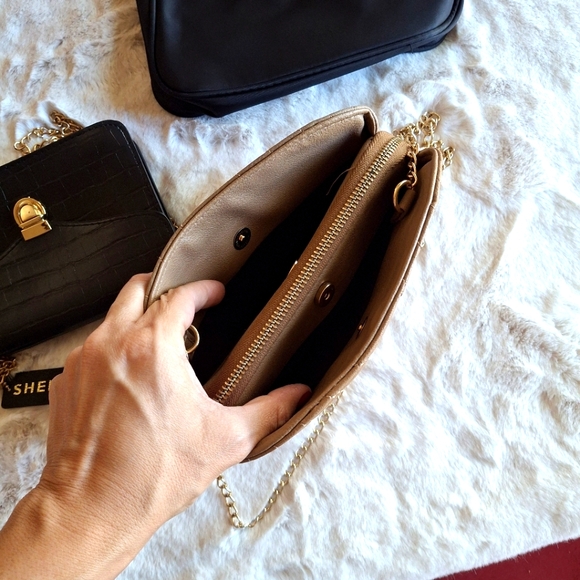 Holiday Purse Black Snake Embossed Goldtone Square Shoulder Crossbody Clutch - Picture 8 of 10